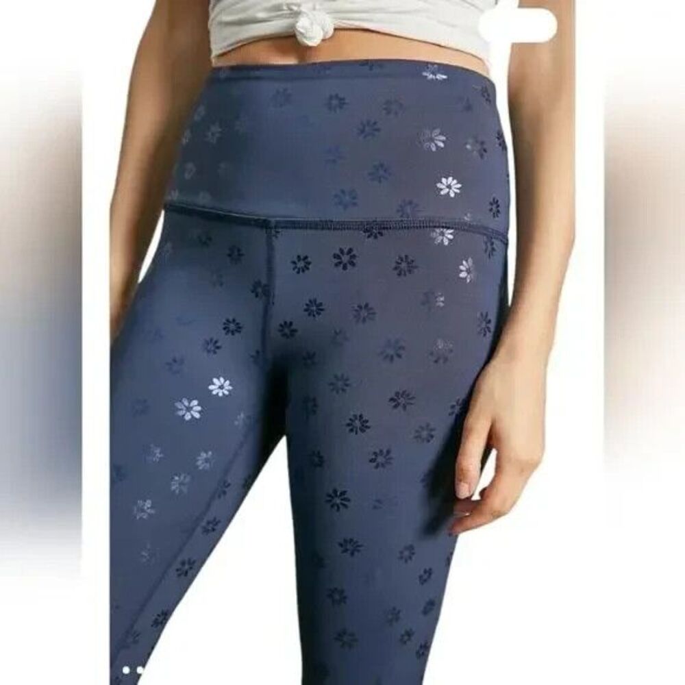 BEYOND YOGA Leggings Women XXS Blue Navy Daisy Shimmer Athleisure Stretch NWT - Picture 1 of 13